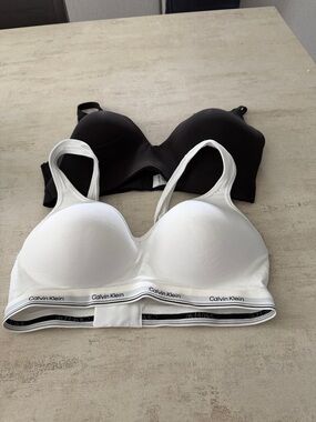 Calvin Klein White Padded Bralette with Black Padded wirefree Bralette mixed Set